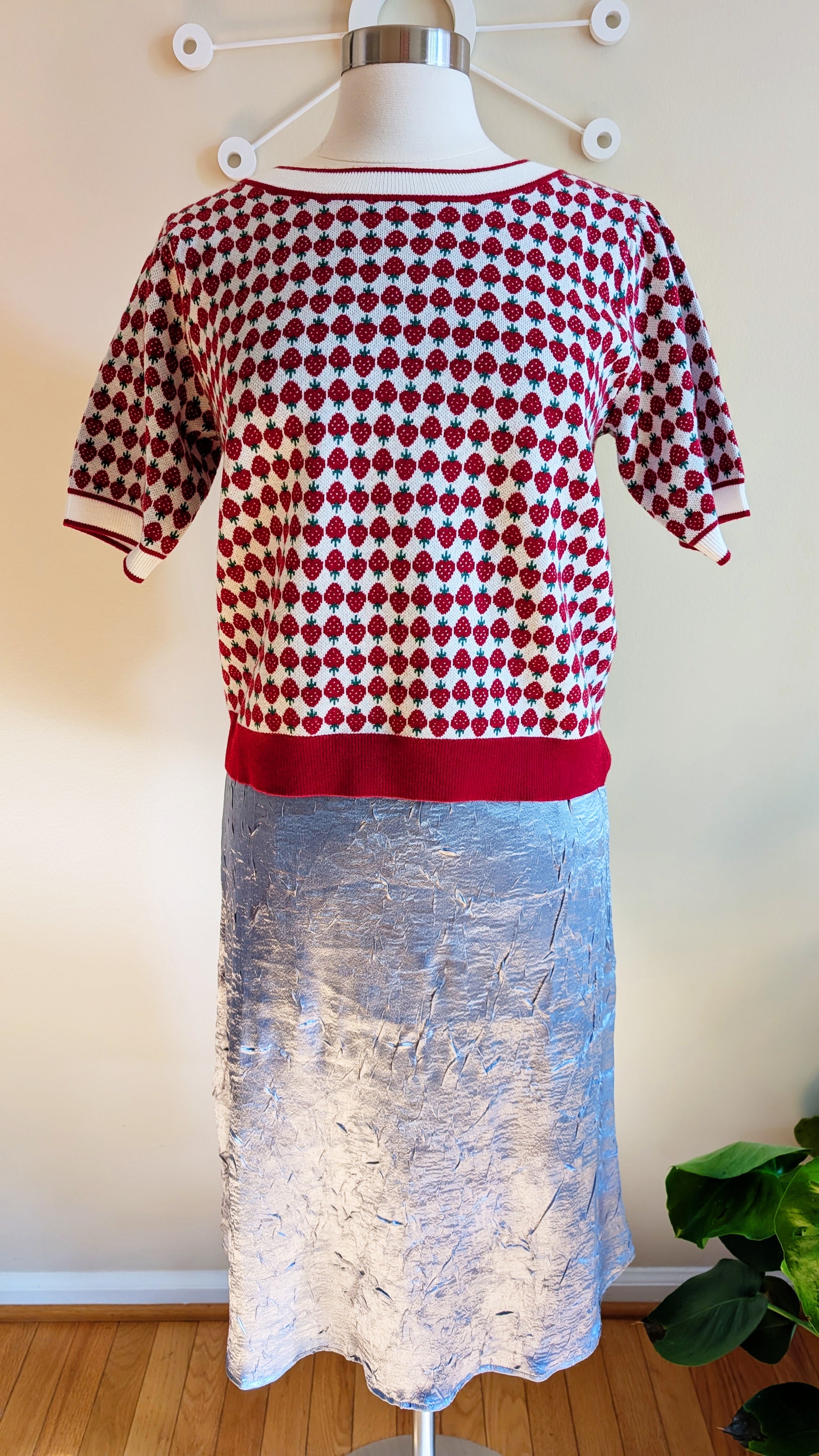 strawberry short sleeve sweater