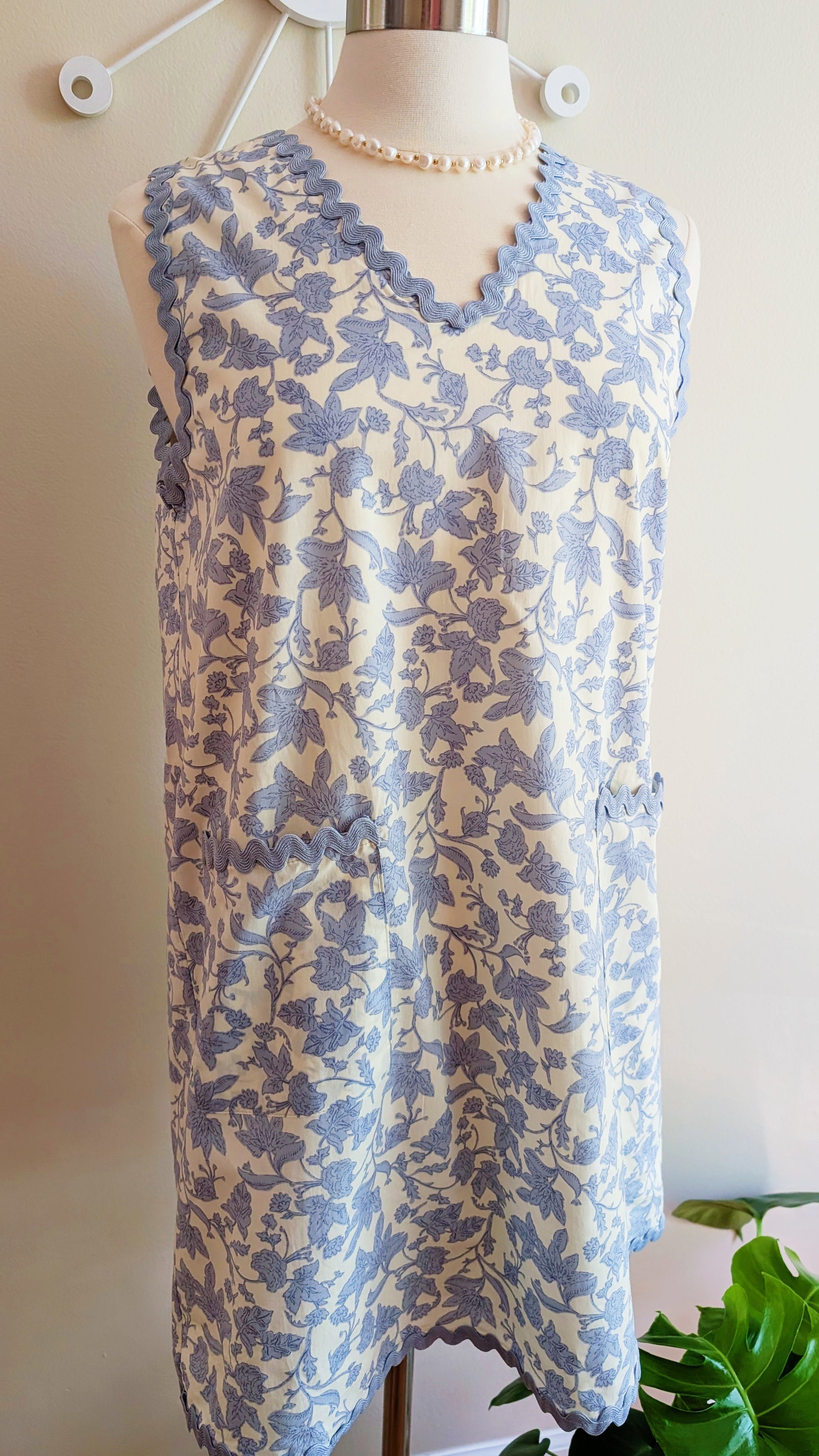 blue floral shift dress